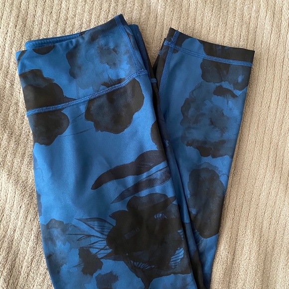 Lulu lemon Leggings - Picture 3 of 5